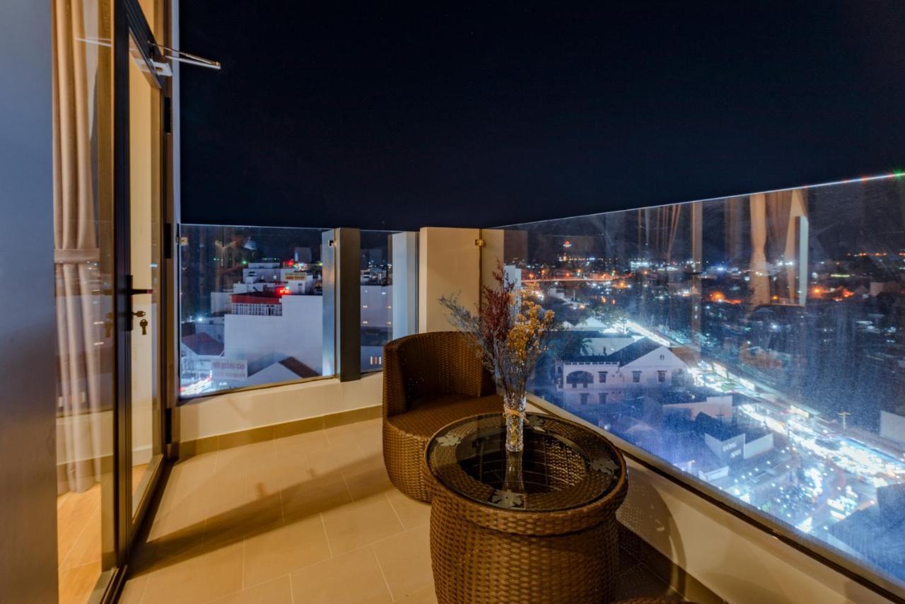 The Empire Hotel Duong Dong Exterior foto